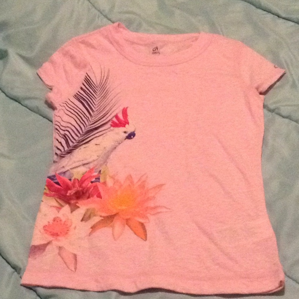 Pink print Gap fit shirt.